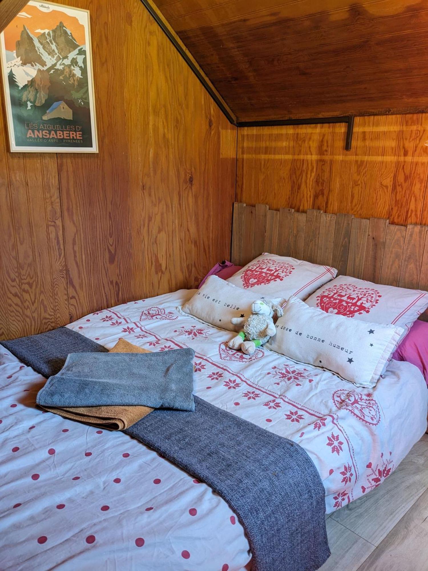 Les Chalets De La Foret D'Issaux Osse-en-Aspe Экстерьер фото