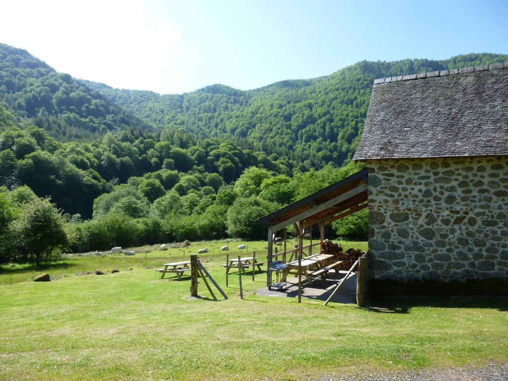Les Chalets De La Foret D'Issaux Osse-en-Aspe Номер фото